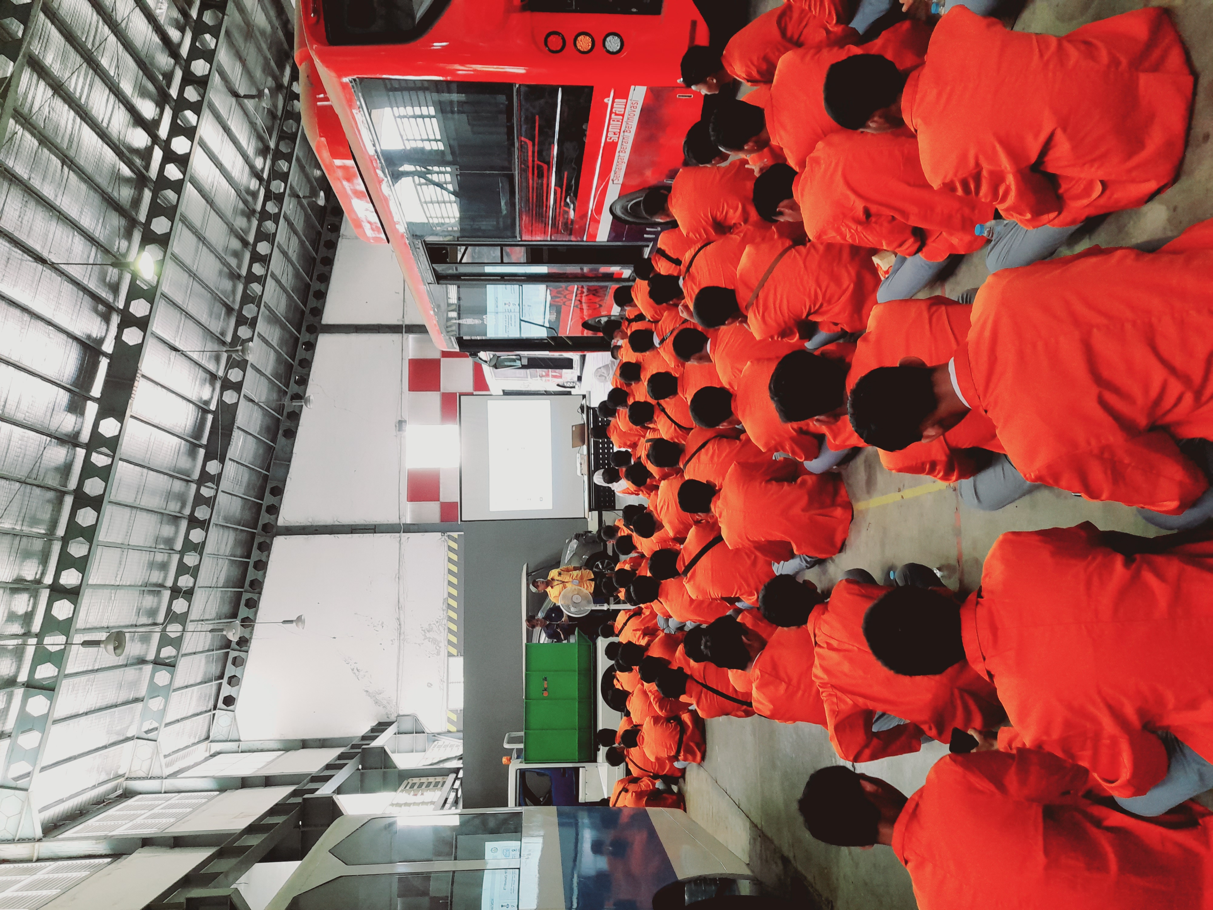 Kunjungan Industri jurusan Teknik Otomotif di ITS Surabaya 2